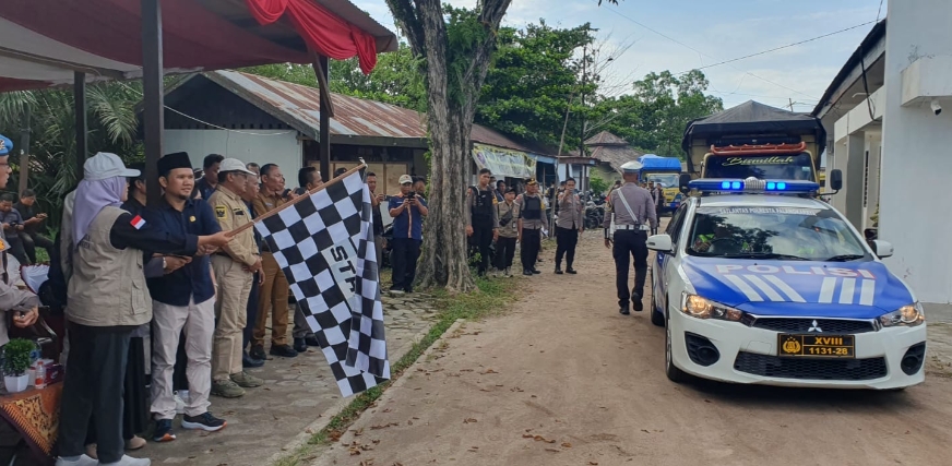 Penjabat Wali Kota Palangka Raya Lepas Logistik Pemilu Tahun 2024