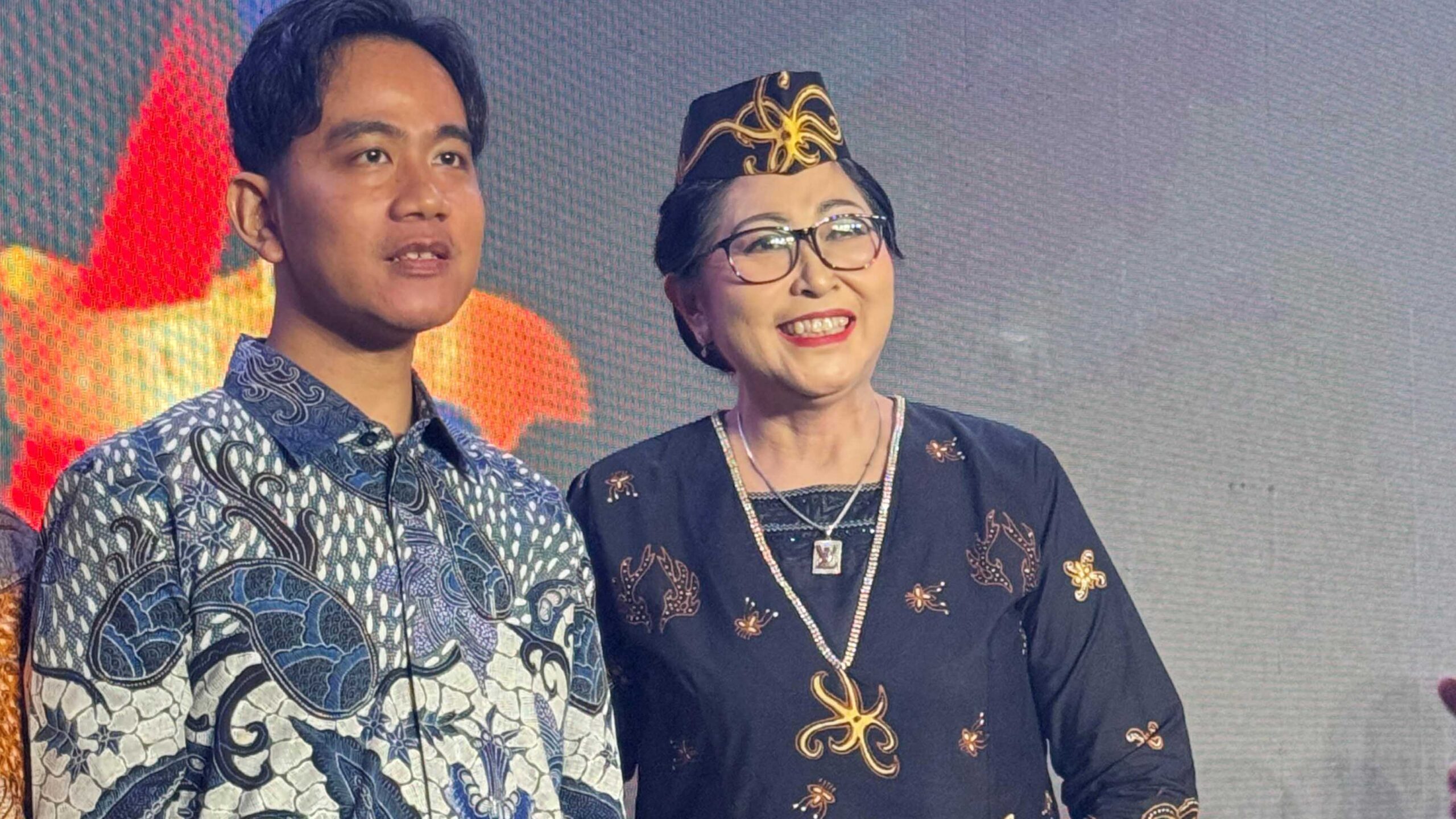 LILIS SURIANI LAMANDAU PENGHARGAAN DAN GIBRAN